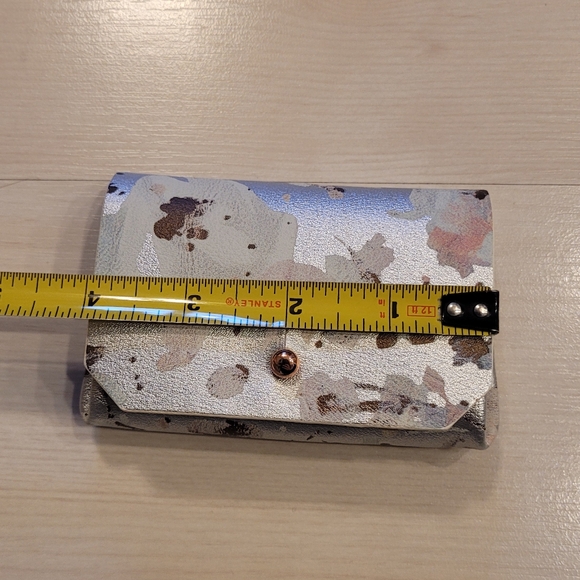 NWT Anthropologie On The Go Metallic Silver Faux Vegan Leather Coin Purse Wallet - Picture 7 of 10